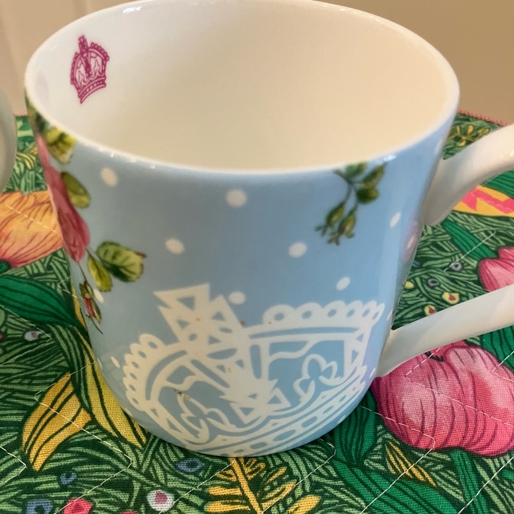 Royal Albert set of two mugs new country roses - Picture 2 of 5